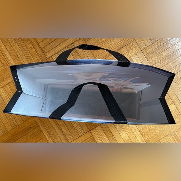 Cherry Girl Quilted Tote NEW - Picture 7 of 7